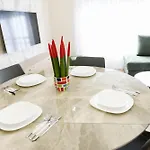 Kazazi - Premium Center - Exceptional Rated Apartment *