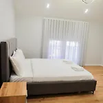Kazazi - Premium Center - Exceptional Rated Apartment *
