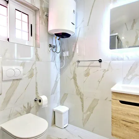 Kazazi - Premium Center - Exceptional Rated * Shkodër