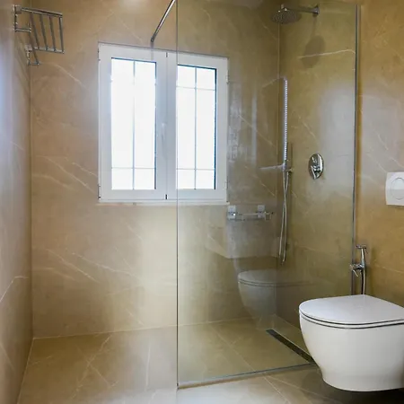 Kazazi - Premium Center - Exceptional Rated Shkodër