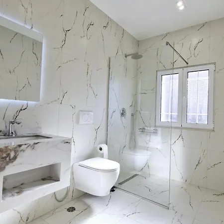Kazazi - Premium Center - Exceptional Rated Appartamento *